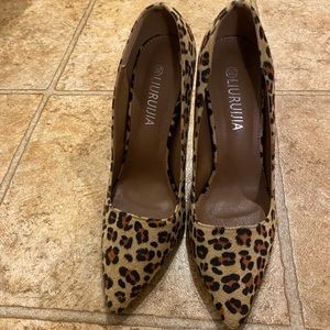 Leopard heels!